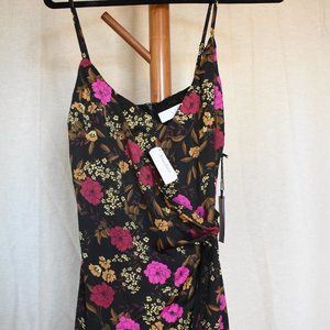 (NWT) Floral Sleeveless V Neck Maxi Dress
